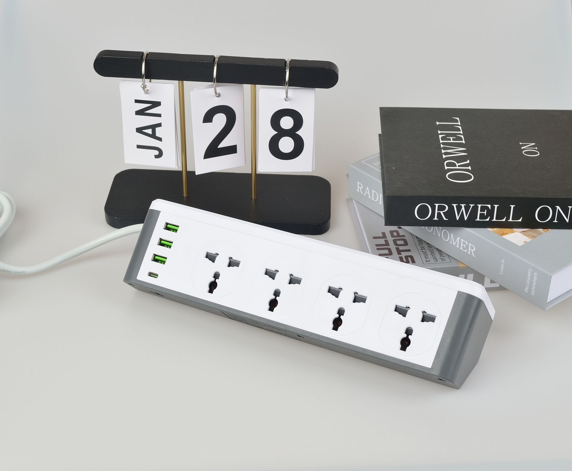 DSC_0027 8位+3USB+1PD.jpg